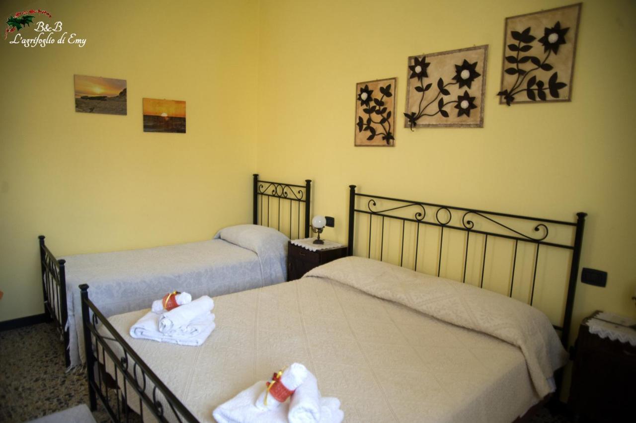 L'Agrifoglio Di Emy Bed & Breakfast Гуспини Екстериор снимка