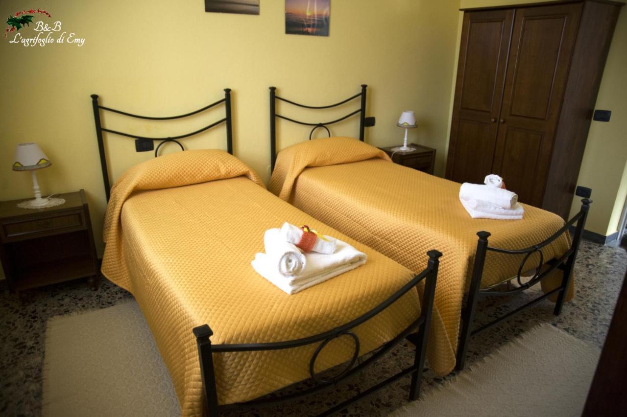 L'Agrifoglio Di Emy Bed & Breakfast Гуспини Екстериор снимка