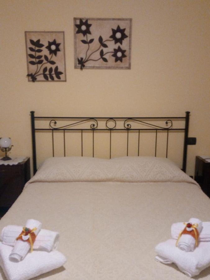 L'Agrifoglio Di Emy Bed & Breakfast Гуспини Екстериор снимка