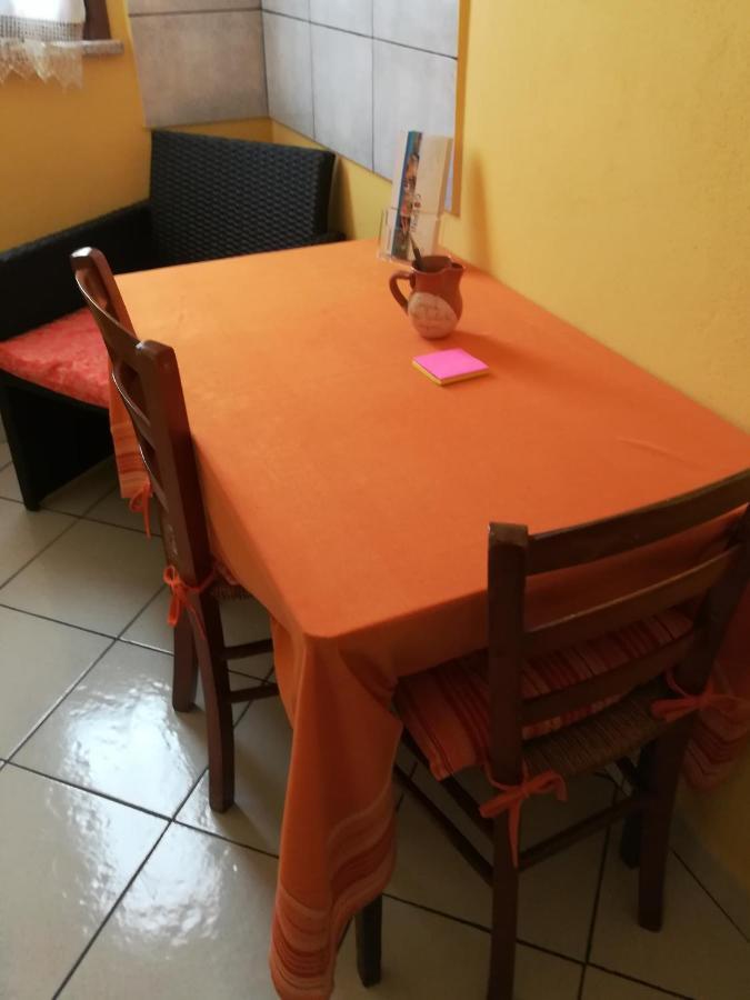 L'Agrifoglio Di Emy Bed & Breakfast Гуспини Екстериор снимка