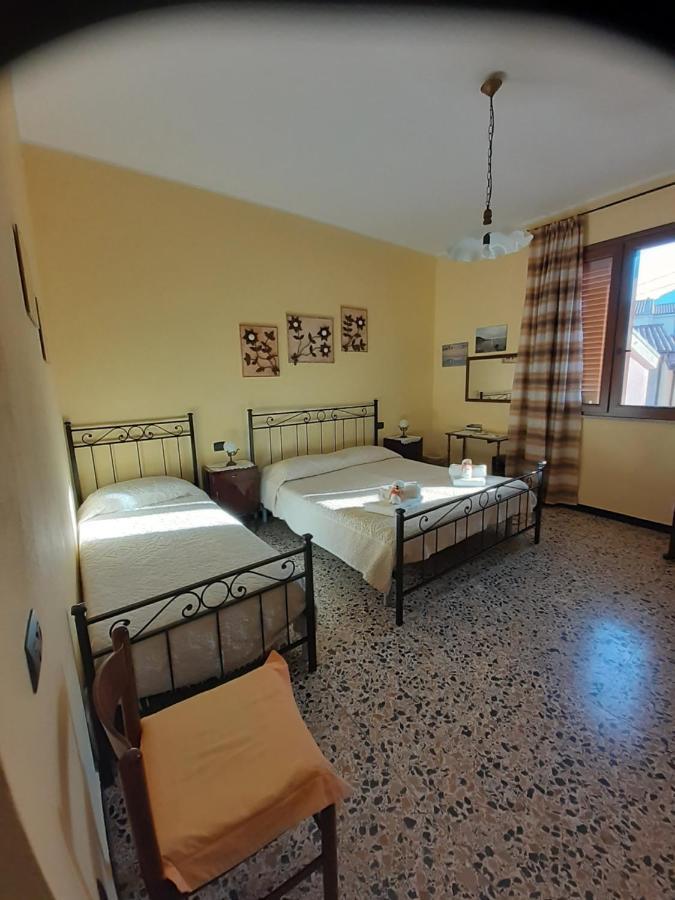 L'Agrifoglio Di Emy Bed & Breakfast Гуспини Екстериор снимка